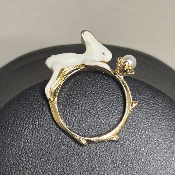 Jewelry - Enamel Bunny Rabbit Pearl Dainty Whinsical Cocktail Ring
